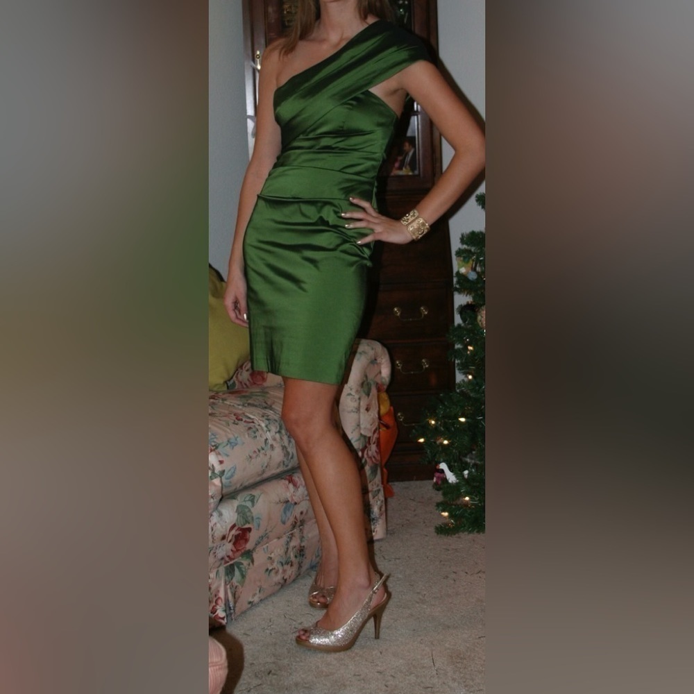 Kay Unger green dress​​​​​​​​​​​​​​​​​​